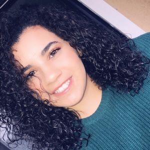 Meet your Posher, Cherry